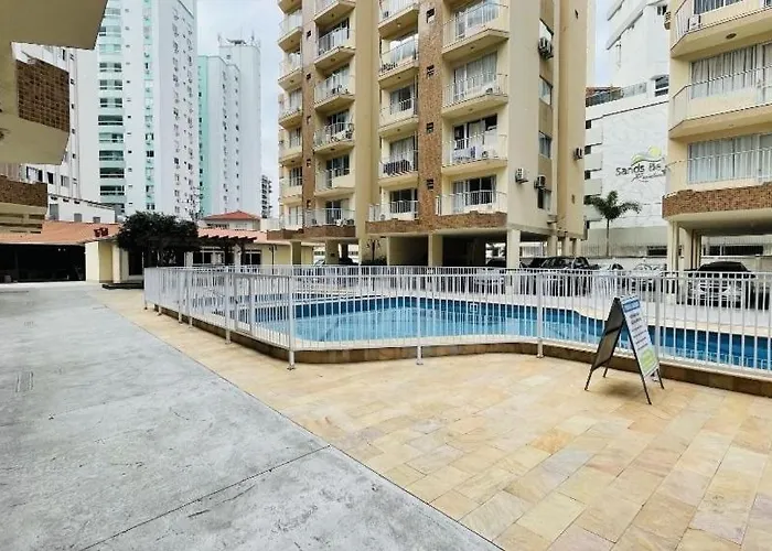 Apartamento Com Piscina