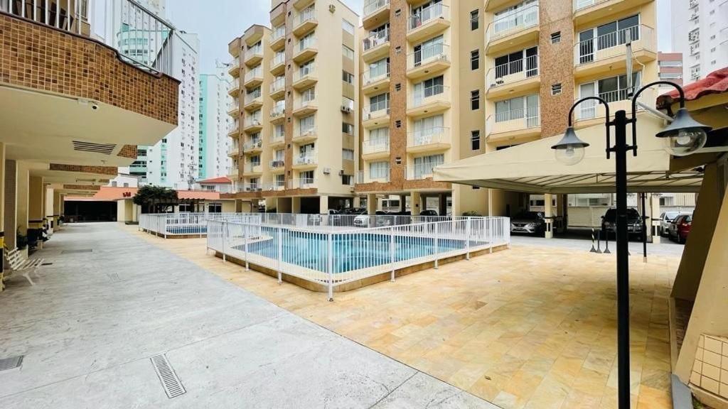 Com Piscina *
